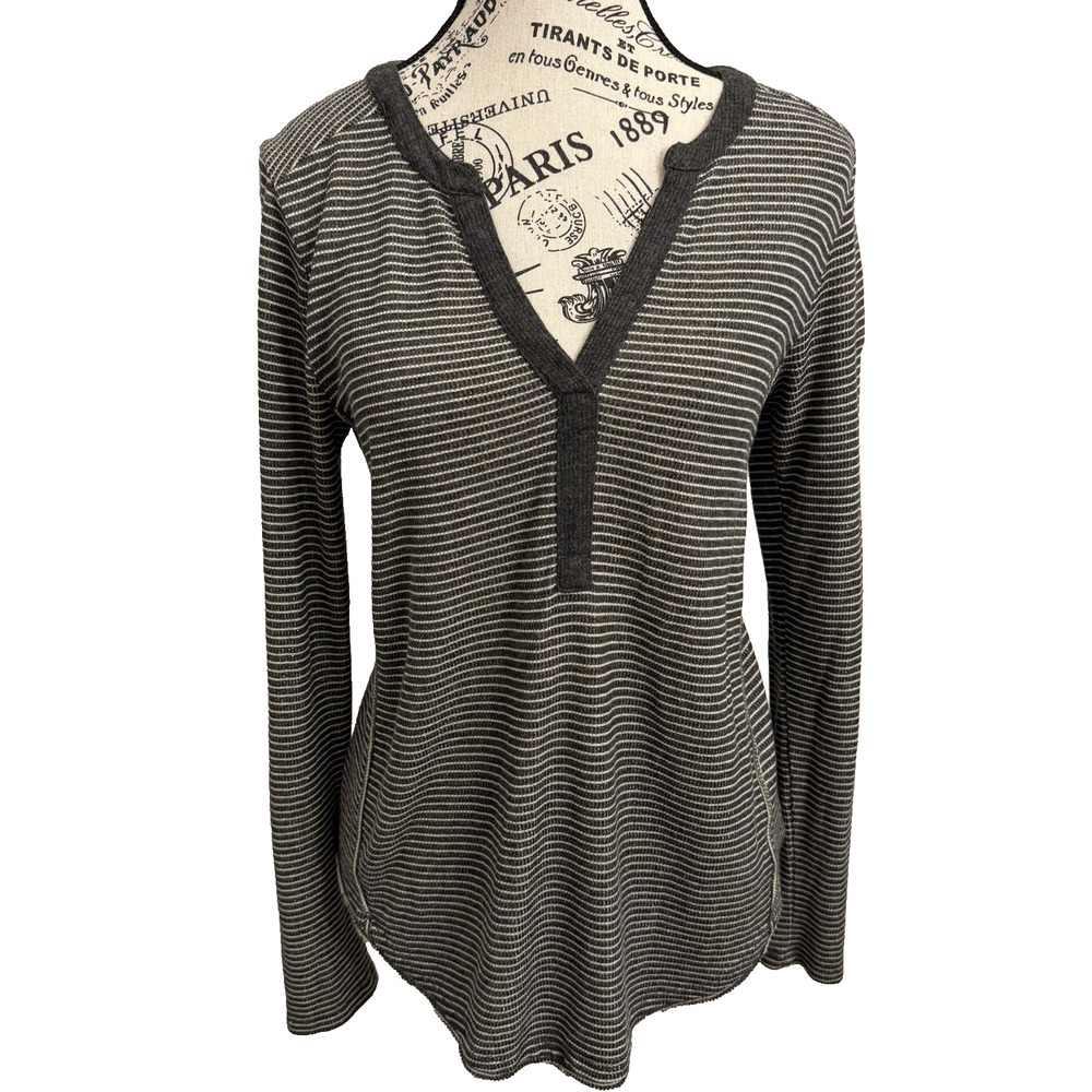 Akemi + Kin Anthropologie Aluna Thermal Henley Top Medium Gray, White, Metallic